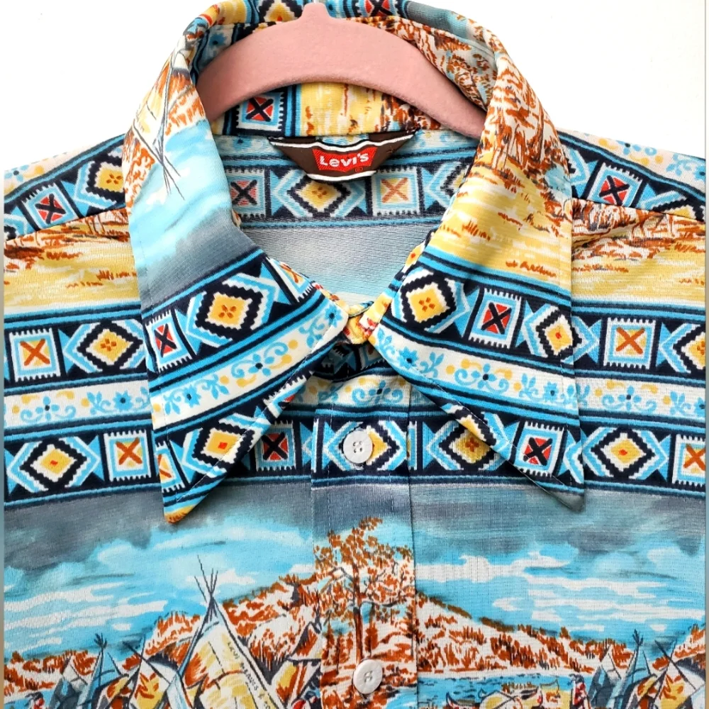 Vintage 70s Levi's Shirt Native American Print Short Sleeves Size Medium